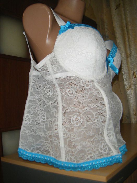 Шикарный кружевной бюстье, размер L / XL, чашка C / D