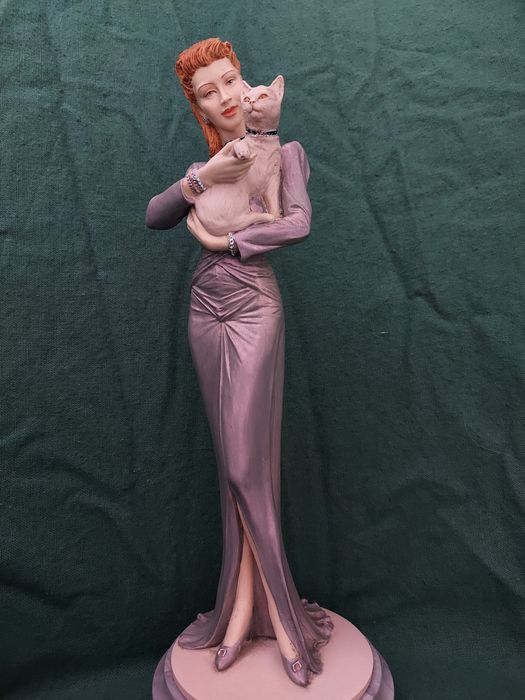 Royal Daulton wyjątkowa figurka "Classique Philippa with cat" 26.5cm
