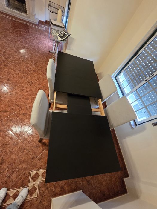 Conjunto de mesa extensível + 4 cadeiras482694285441126402
