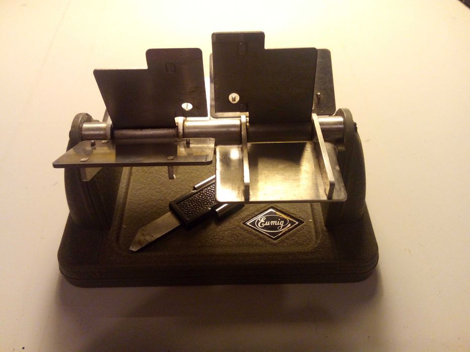 Eumig Máquina para cortar e colar filmes 8mm Super 8mm