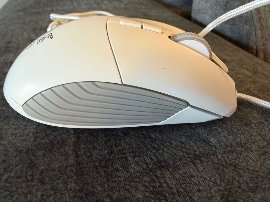 Rato Branco Razer Basilisk - Em excelente Estado -