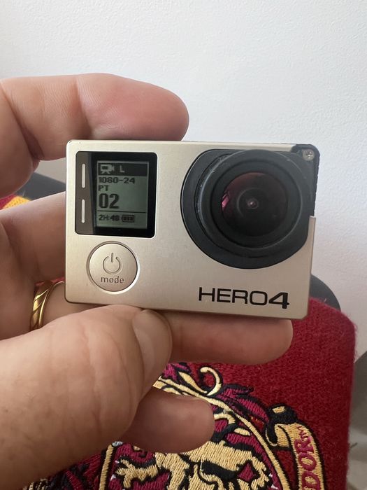 GoPro Hero4, só a câmera, funcionameneto 100%, alguns danos na carcaça