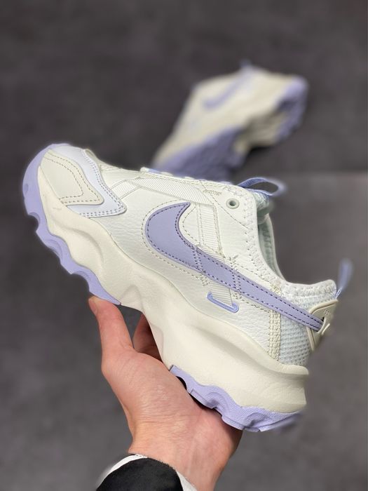 Кросівки Nike TC 7900