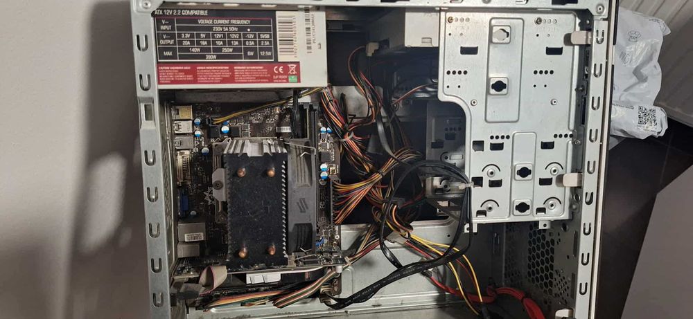 STARY Komputer stacjonarny - działa