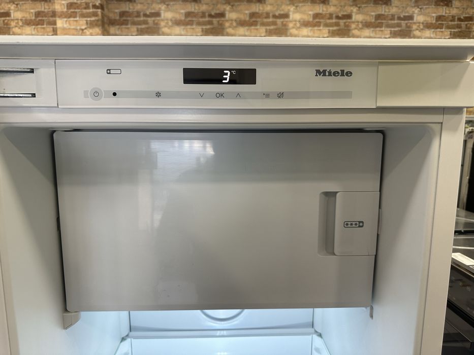 Холодильник під монтування Miele K 37682 id (Німеччина) Сенсор.Біофреш