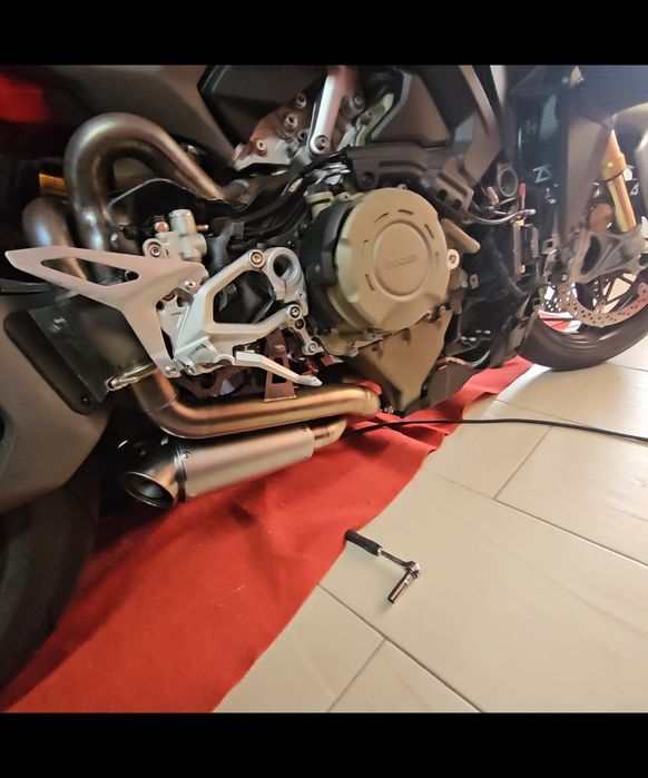 Escape para ducati panigale v4 2025