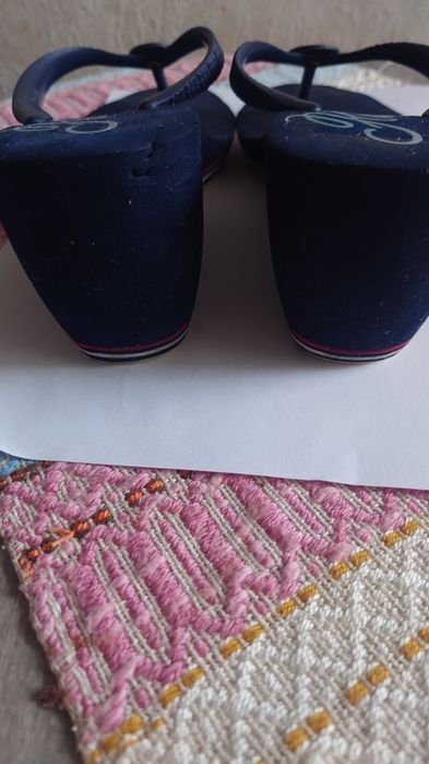 Klapki na koturnie Tomy Hilfiger