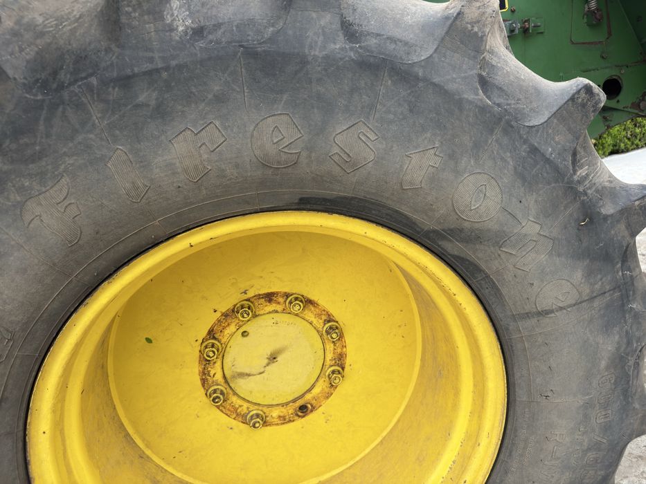 John Deere 1075