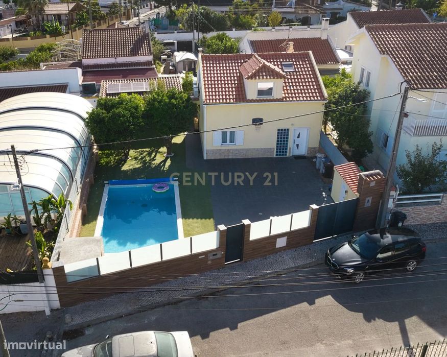 Moradia Térrea T3  com Piscina- Furo água  - Aroeira