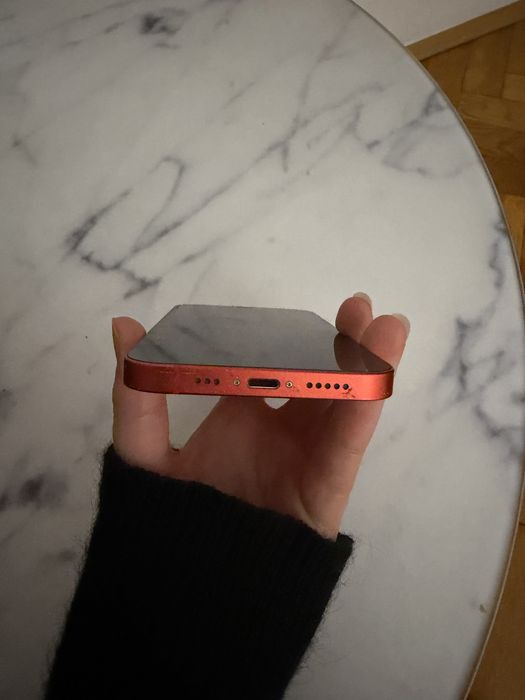iphone 12 czerwony