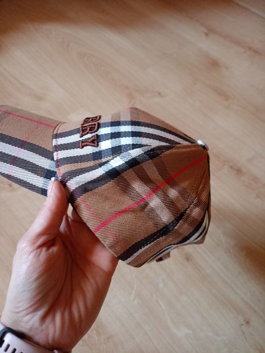 Czapka  Burbery .