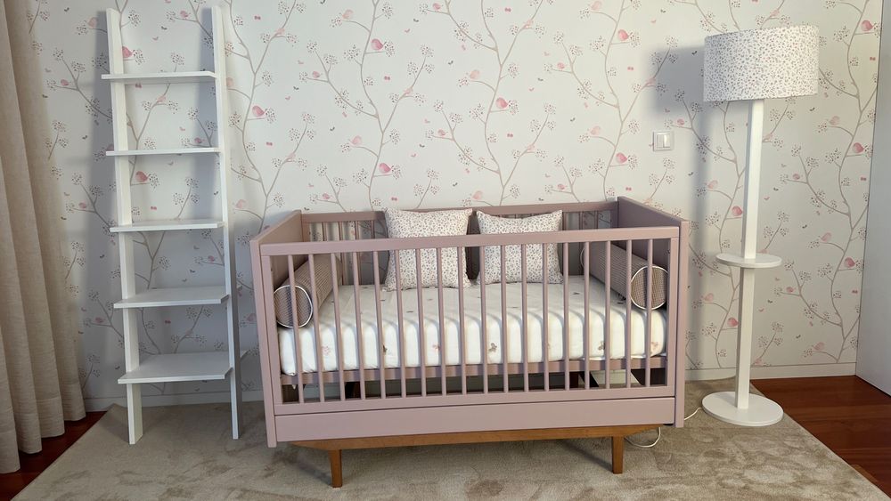 Berço Bebé Evolutivo (Rosa) + candeeiro (conforme imagem)