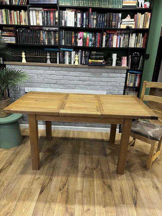 Stół drewniany rozkładany + 6 krzeseł