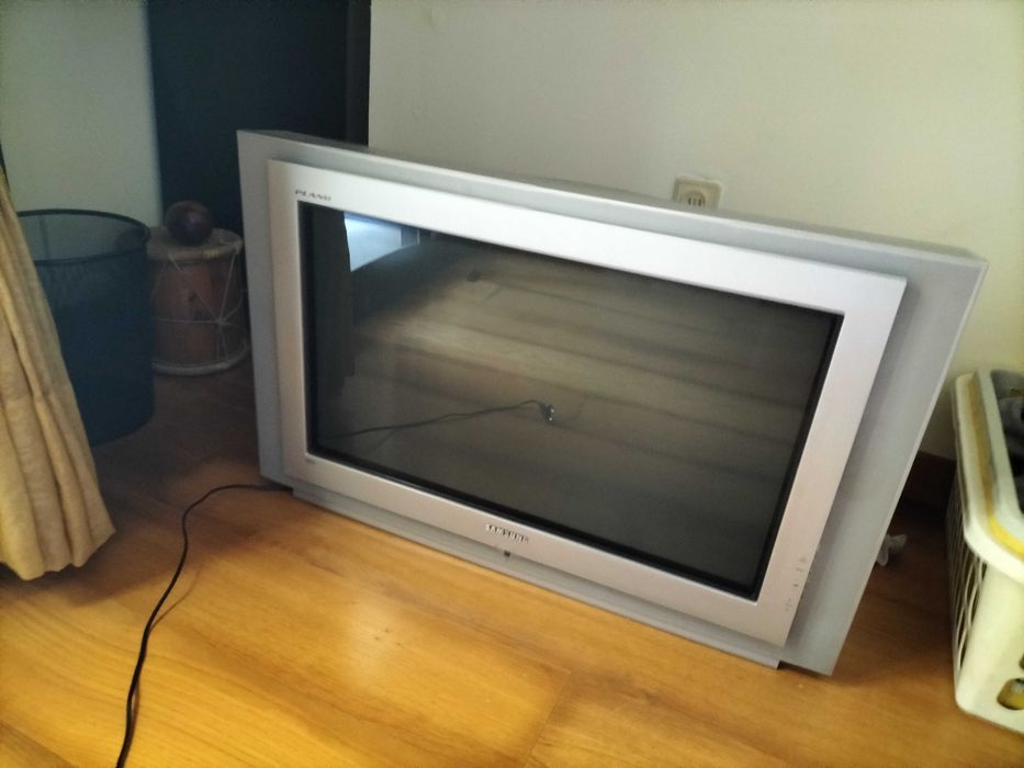 Samsung Flat-Screen TV64740050399746123