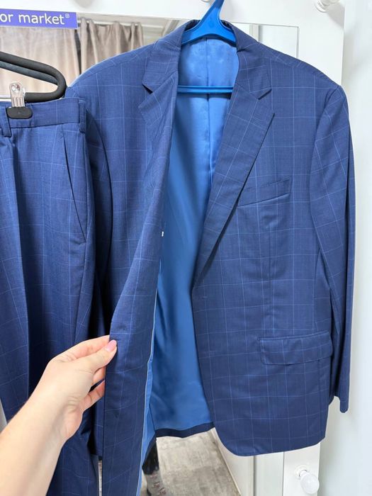 Класичний чоловічий костюм