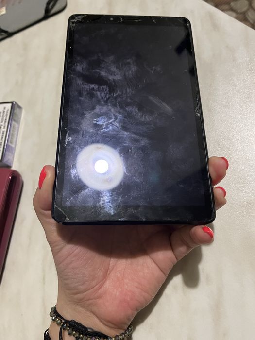 Планшет Леново в рабочем состоянии