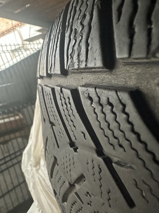 Шина зимова Goodyear 235/60/R18 19 рік
