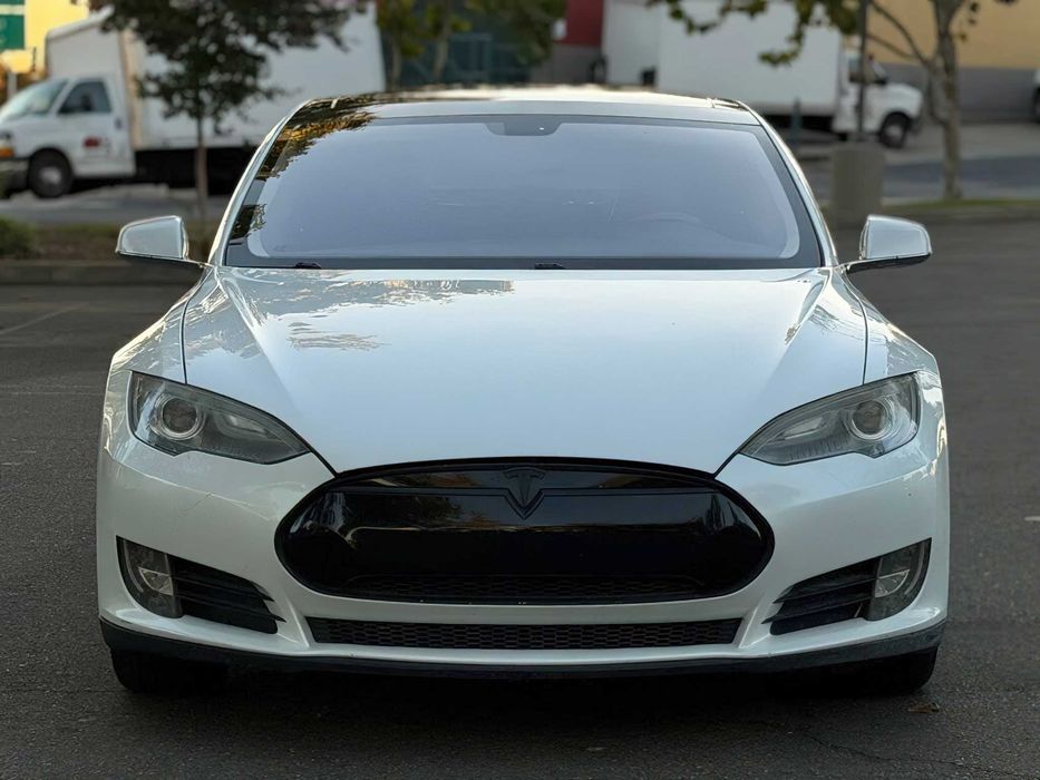 Tesla Model S Performance      2013