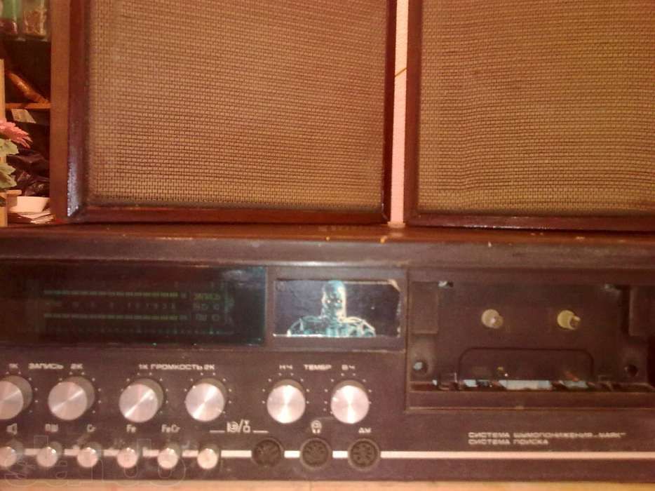 Кассетный магнитофон Маяк-233 с колонками