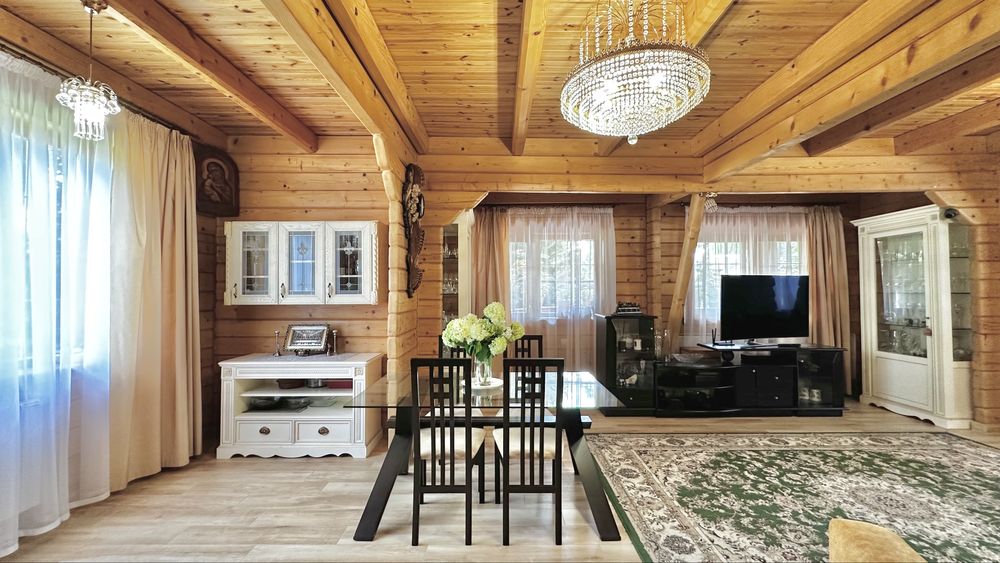 Продаж еко будинку з власним озером та соснами на території