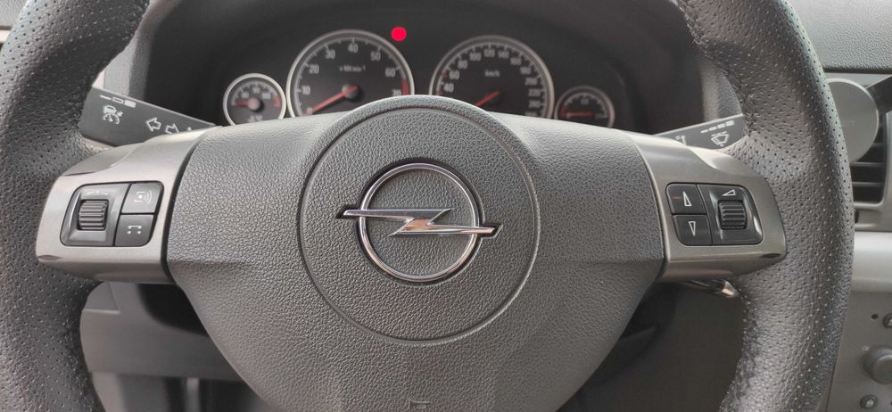 Опель Вектра С рестайл