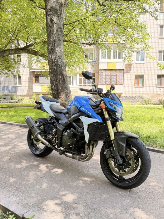 мотоцикл Suzuki gsr 750
