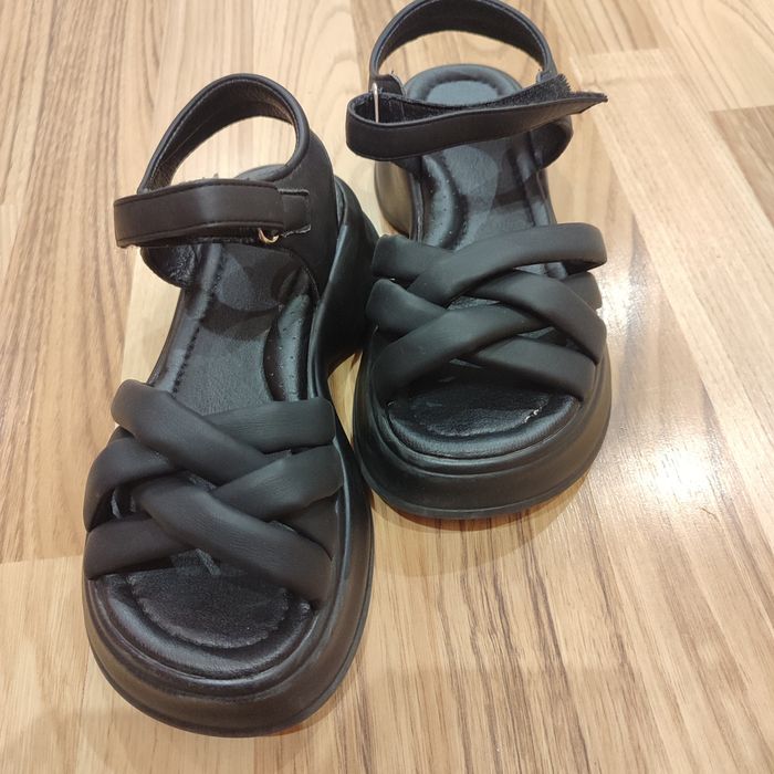 Босоніжки на дічинку