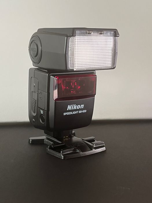 Lampa błyskowa Nikon SB 600 uszkodzona