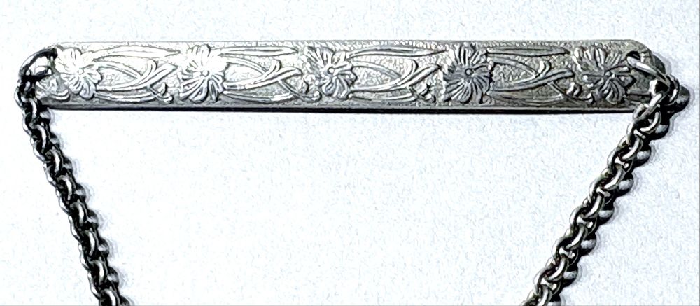 Fantástica invulgar joia de gravata inglesa motivo Arte Nova em prata