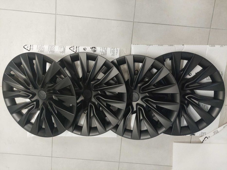 Tesla model 3 tampoes jantes 18