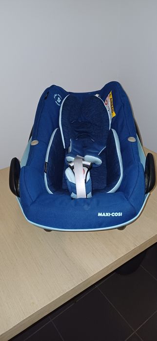 Fotelik Nosidełko  i bazą MaxiCosi