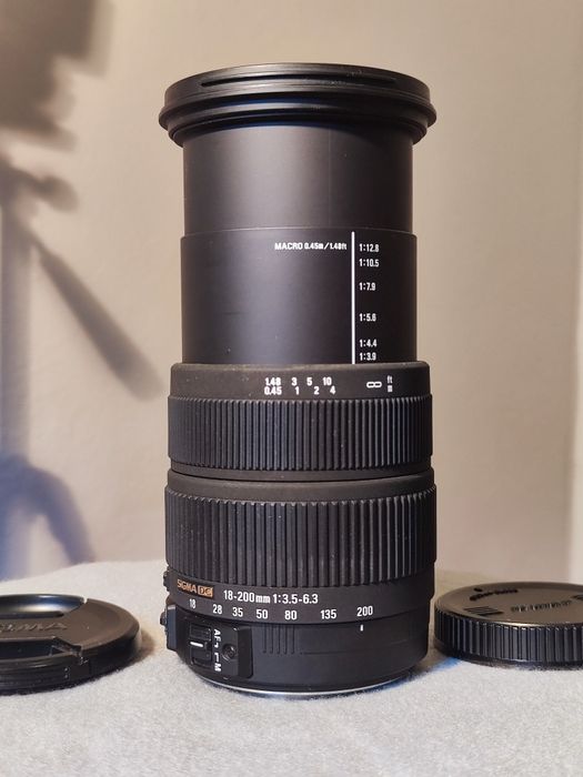 Objetiva Sigma 18-200 mm DC OS Canon EF