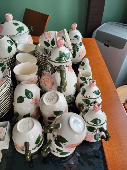 Venda Exclusiva: Serviço de Jantar/Chá Villeroy & Boch 'Wild Rose'