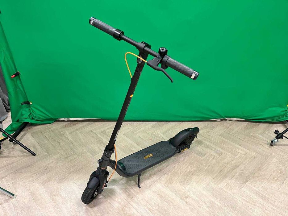 Новий Ninebot KickScooter F2 Pro E (051203E)