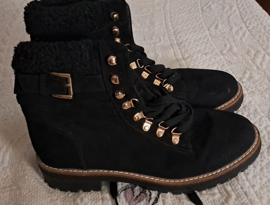 Vendo botas de mulher