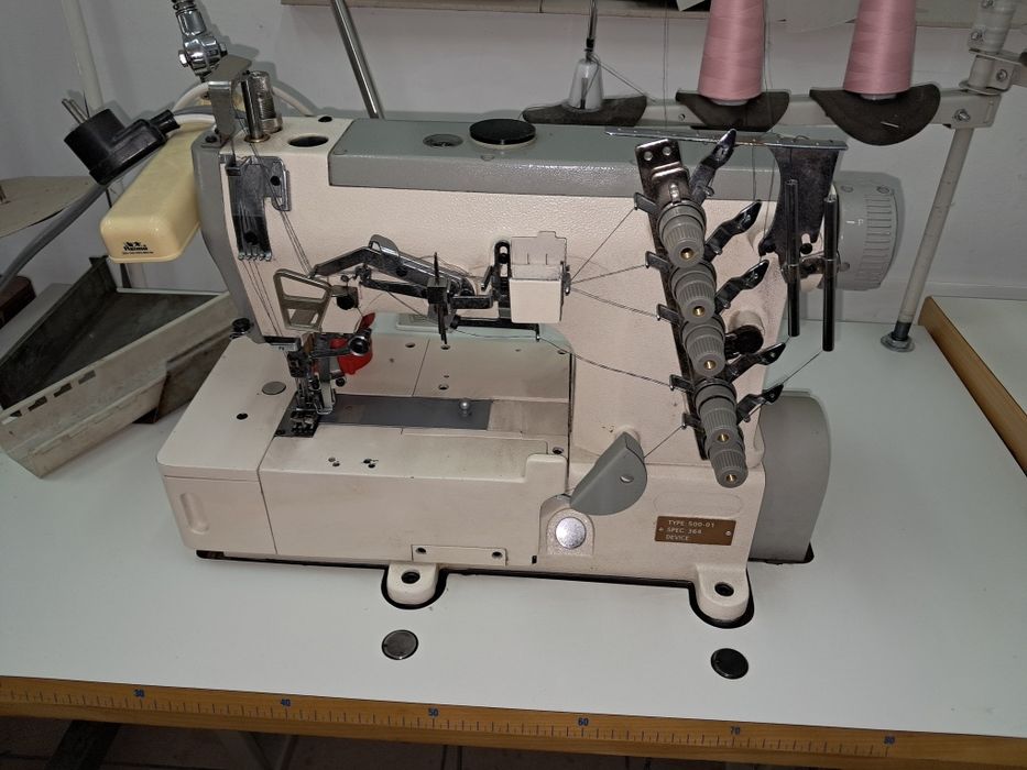 Sprzedam  pakiet ,podklejarkę ,nóż, overlock,renderkę, dwuigłówkę,stęb