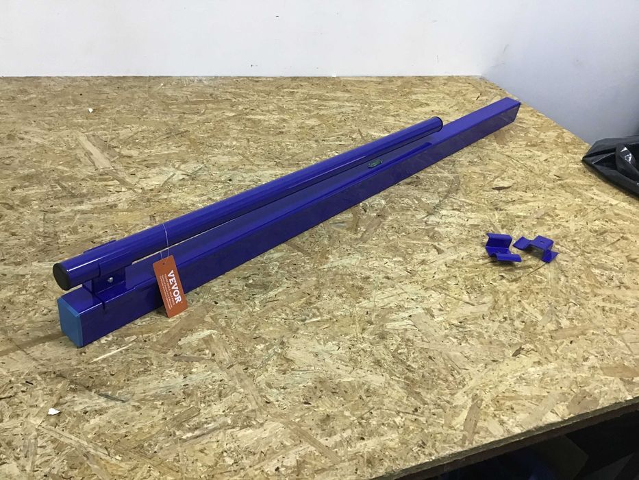 Wylewka betonowa / łata 1,2 m z poziomicą VEVOR – aluminiowa