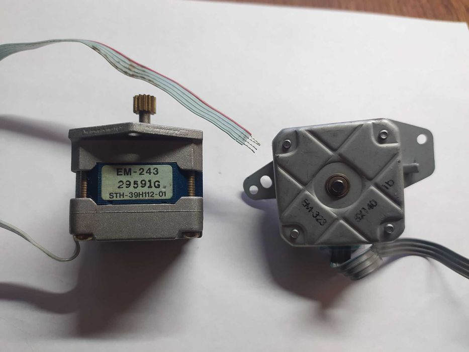 Шаговые двигателя   ЕМ-141,  ЕМ-142,  ЕМ-243,  ЕМ-323