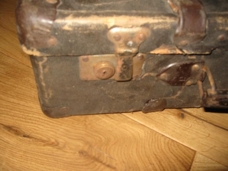 Starocie, antyki - zabytkowa walizka z duszą