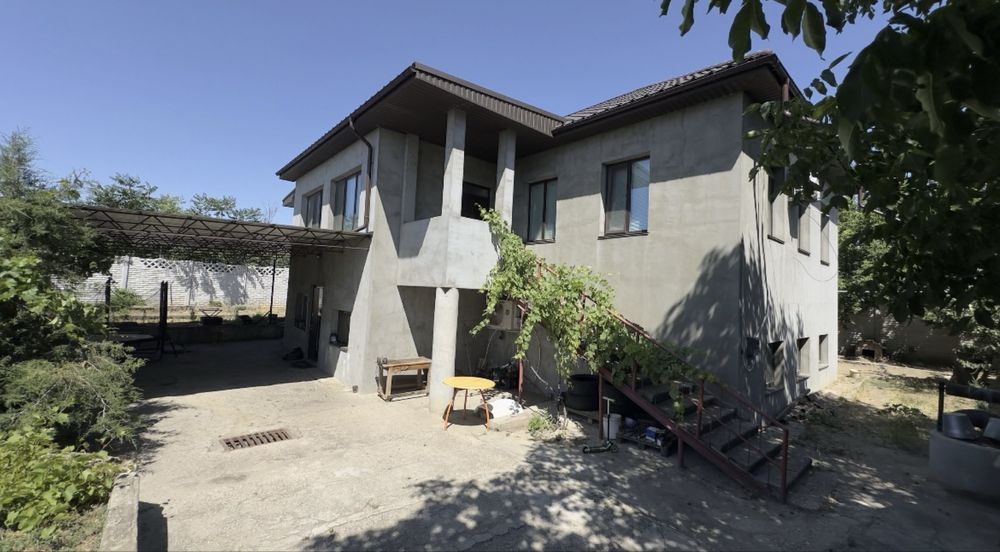 2-поверховий будинок 187 м² у центрі Варварівки — 7 соток (СЕРТИФІКАТ)