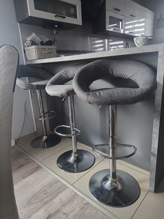3sztuki hokerów tylko za 300zl za wszystkie