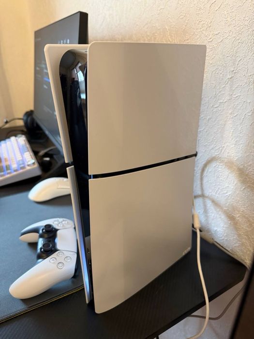 Sony PlayStation 5 (PS5)