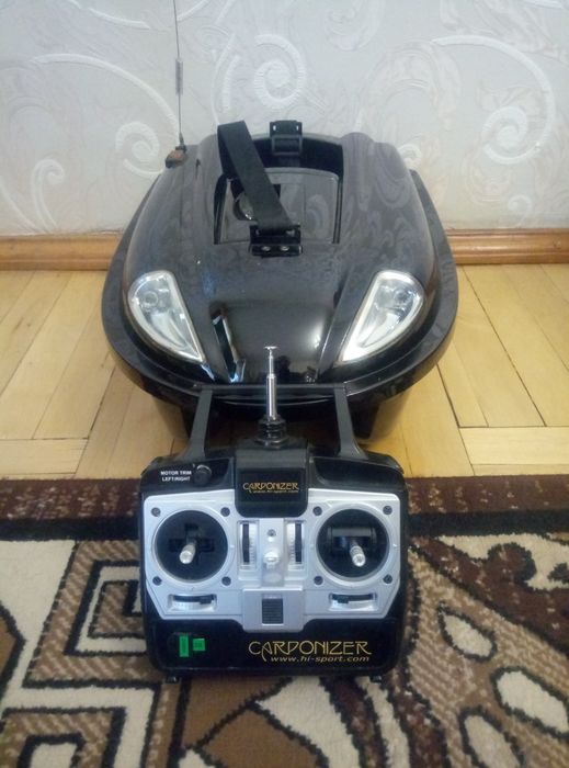 Продам кораблик для завоза кома и снастей