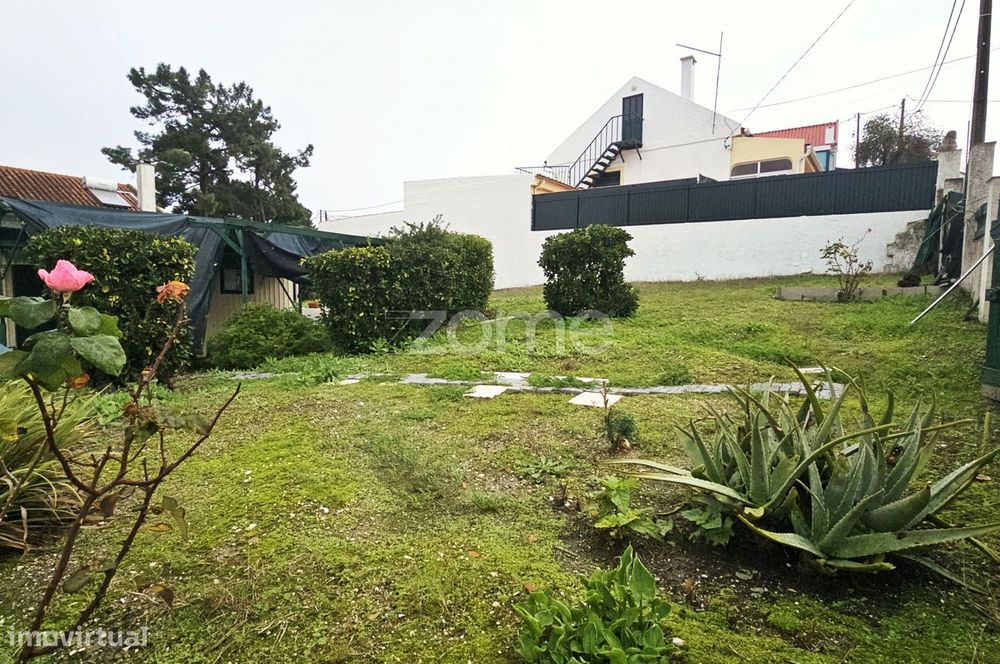 Charneca da Caparica – Terreno para Construção com Excelente Potenc...