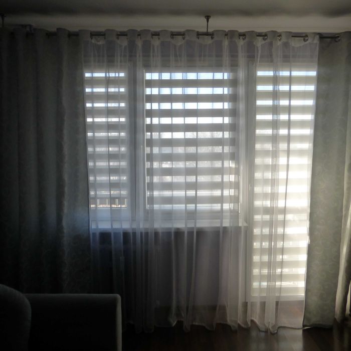 Gotowa firanka z zasłonami wys. 240 cm na taśmie z przelotkami firana