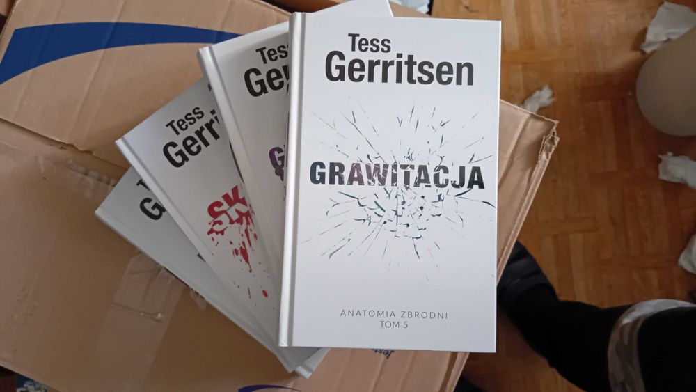 tess gerritsen grawitacja grzesznik skalpel dawca zestaw