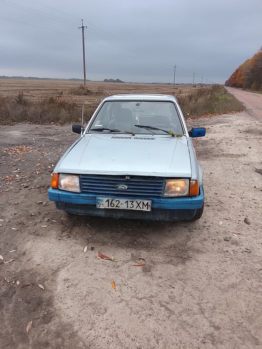 автомобіль форд ескорт