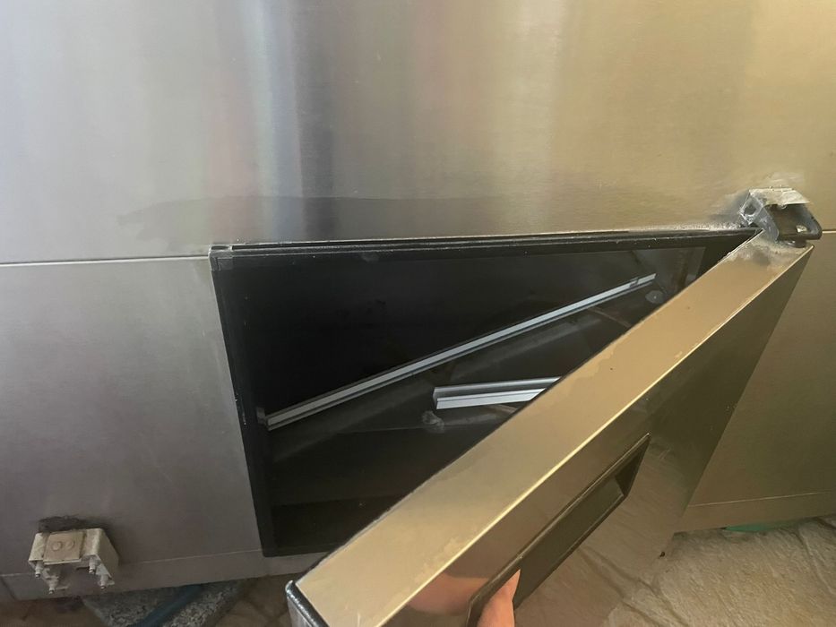 Movel de cafe/bar faz de frigorifico