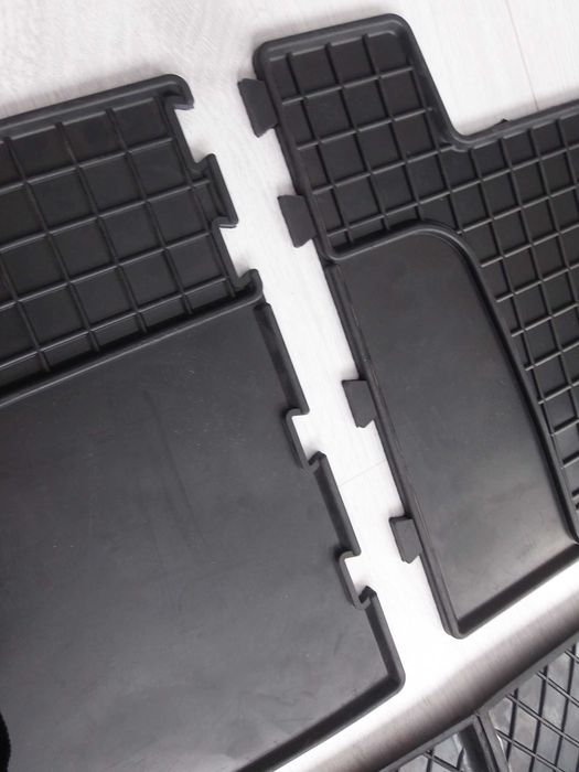 Dywaniki Gumowe Korytkowe Opel Vivaro Renault Trafic Rok 2014 i młodsz