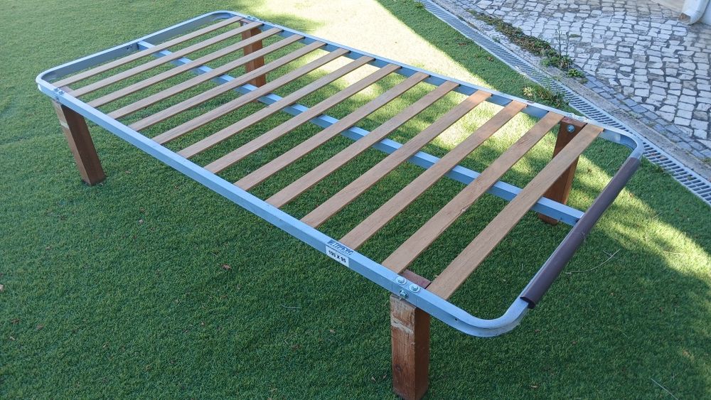 Estrado de cama de 1,95x0,95m